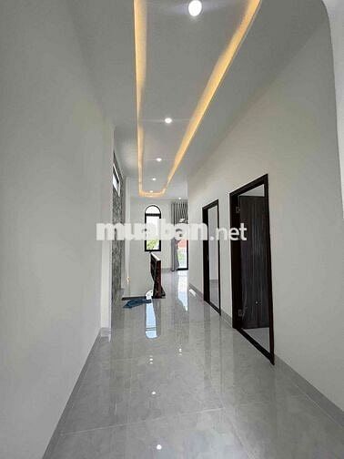 Cần bán căn nhà ngay ngã tư Hội Nghĩa-Tp.Tân Uyên