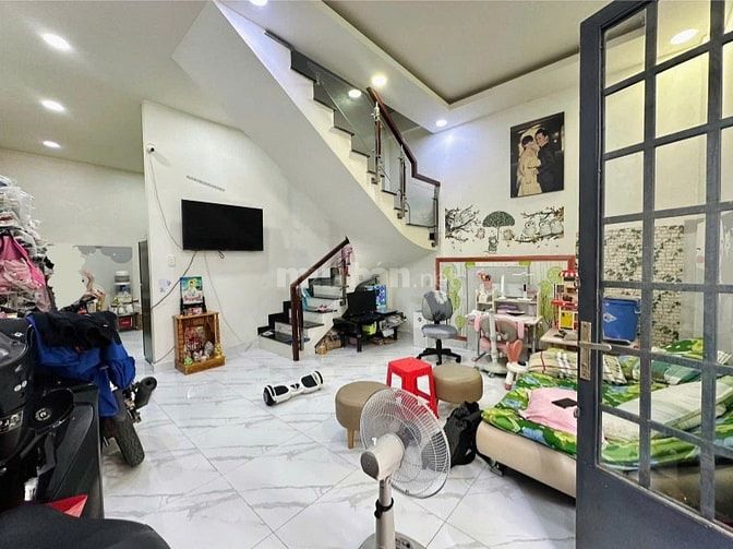 Bán nhà hẻm rộng 2 tầng BTCT Hoàng Hoa Thám P5, DTS 100m2 chỉ 7.8 tỷ