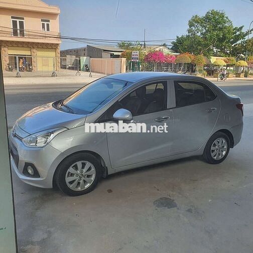 Hyundai Grand i10 màu Bạc