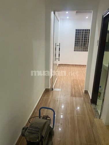 Bán GẤP nhà 3 lầu hẻm 10m đường Nguyễn Kiệm, Q. Phú Nhuận