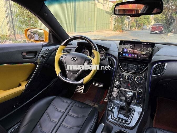 Hyundai Genesis 2012 - 65000 km