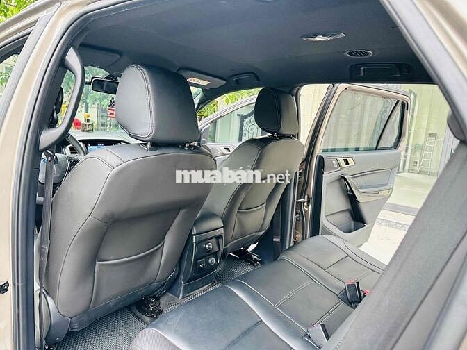 BÁN FORD EVEREST 2.0TITANIUM 1 CẦU 2019 ***