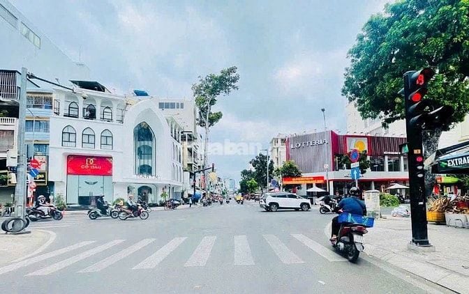 ĐỊNH DANH VỊ THẾ TẬP ĐOÀN: KHUÔN ĐẤT HỢP KHỐI GÓC 2 MẶT TIỀN QUẬN 3