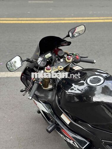 Suzuki GSX R1000 Đen, Đỏ, Trắng