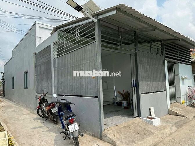 Cho Thuê Nhà Nguyên Căn, 2 phòng ngủ, hẻm xe hơi, đi Q1 30p