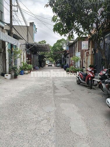 NHÀ ĐẸP 4 X13 HẺM THÔNG GẦN CHỢ VÀ TRƯỜNG HỌC THÔNG