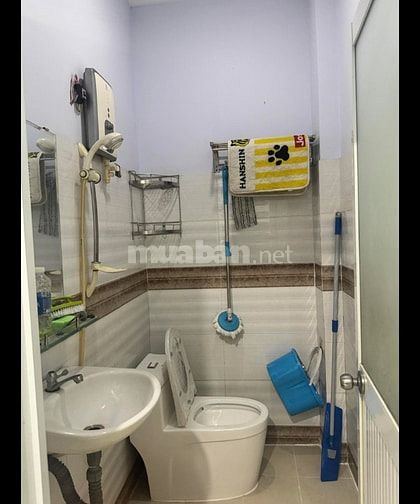 Bán nhà 28m2 hẻm 345 Trần Hưng Đạo Q1 giá cực tốt chỉ 5,5 tỷ.