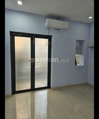 Bán nhà 28m2 hẻm 345 Trần Hưng Đạo Q1 giá cực tốt chỉ 5,5 tỷ.