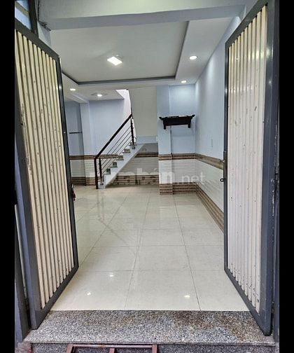 Bán nhà 28m2 hẻm 345 Trần Hưng Đạo Q1 giá cực tốt chỉ 5,5 tỷ.