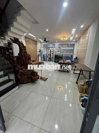 BÁN NHÀ SÁT BẾN XE QUẬN 8. DT: 108m2. Chỉ 14 Tỷ