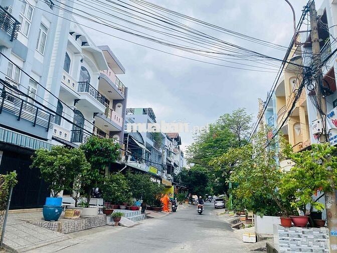 BÁN NHÀ SÁT BẾN XE QUẬN 8. DT: 108m2. Chỉ 14 Tỷ