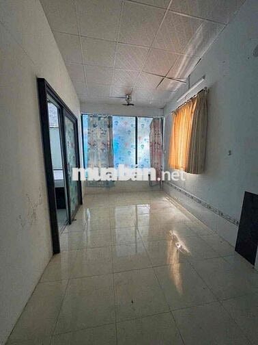 Cho thuê nhà C13 phạm hùng DT 6x18 .1 lầu .3 phòng 2 wc