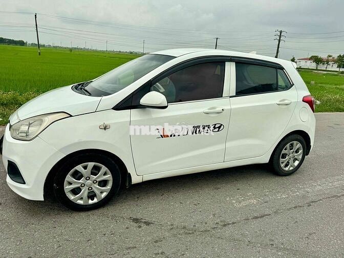 Hyundai i10 màu Trắng