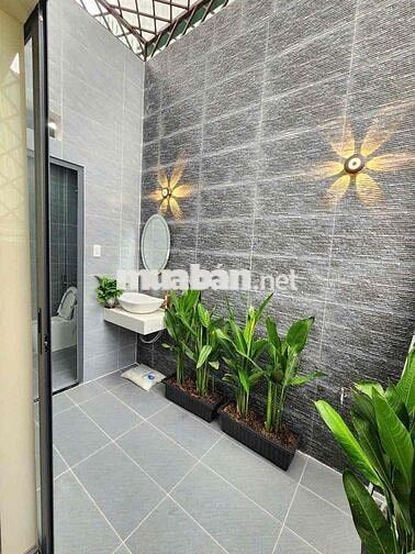 nhà hoàn thiện sổ hoàn công.full nội thất.đối diện công viên