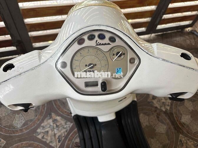 Cần bán xe máy Piaggio Vespa LX trắng