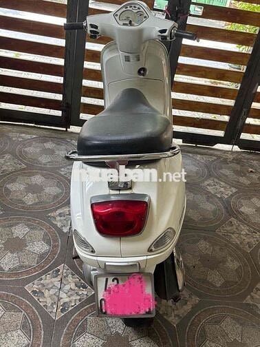 Cần bán xe máy Piaggio Vespa LX trắng