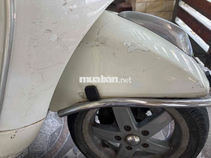 Cần bán xe máy Piaggio Vespa LX trắng