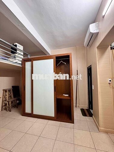 Tập thể tầng 1 có gác xép, 25m2, đầy đủ nội thất nóng lạnh bếp từ