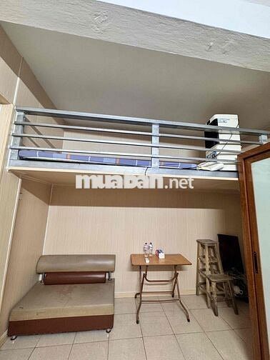 Tập thể tầng 1 có gác xép, 25m2, đầy đủ nội thất nóng lạnh bếp từ