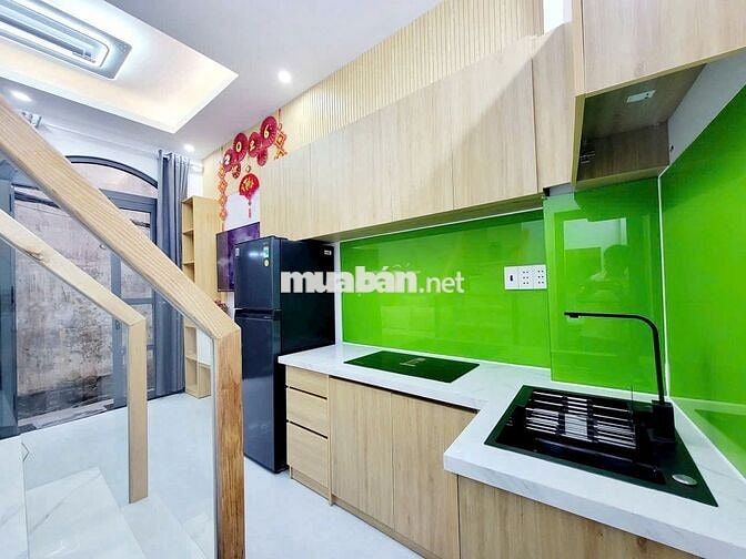 Chủ cần tiền chữa bệnh cần bán căn nhà ở Lê Quang Định . Sổ hồng riêng