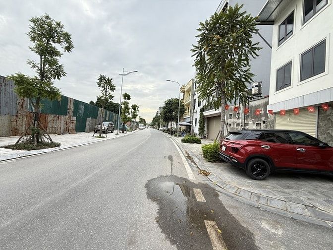 Ngọc Thuỵ - Long Biên – Ô TÔ – 74 M2 – 2 T – MT 4.2 M – Giá 12.5 Tỷ. M