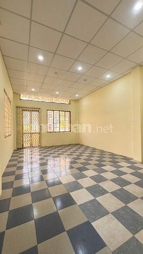  nhà góc hai mặt tiền CX Lữ Gia Q11, 4 x 20m . 3 Lầu Giá : 35 triệu 