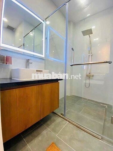 Hẻm Sư Vạn Hạnh, Phường 10, Quận 10, 1 Trệt 2 lầu ST, 6x8, 3PN 4WC