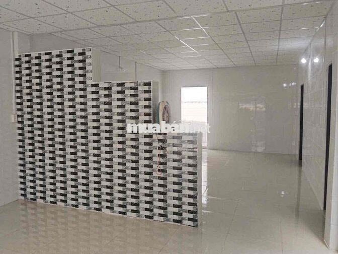 Nhà vườn sân rộng rãi, 8*20m 2pn gần ngã ba giồng. hẽm đường xtt12