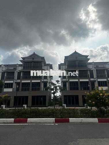 cắt lỗ căn nhà phố  Vin Long An
