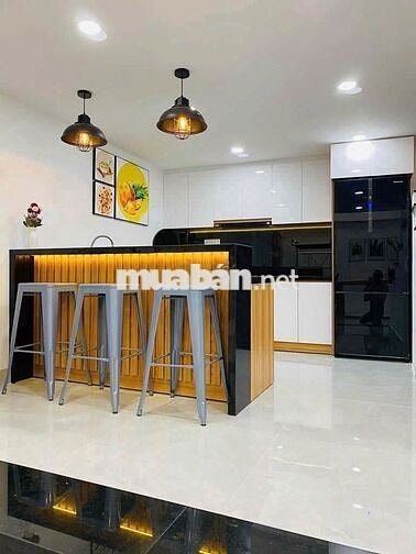 Hẻm Sư Vạn Hạnh, Phường 10, Quận 10, 1 Trệt 2 lầu ST, 6x8, 3PN 4WC