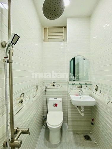 Nhà đẹp 50m3 giá 1tỷ950 triệu đường Bùi Đình Tuý phường 24 Bình Thạnh