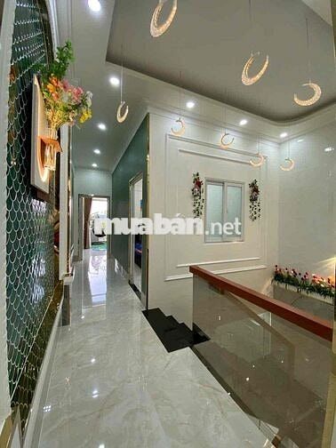 GIÁ: 3 ty 200 trieu ( thuế ai nấy đóng, bớt lộc ) NHÀ MỚI XÂY TẶNG FUL