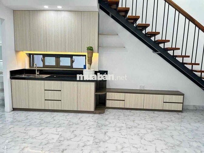 nhà shr căn góc 2 mt cách cầu sắt apđ 200m sang Gò Vấp