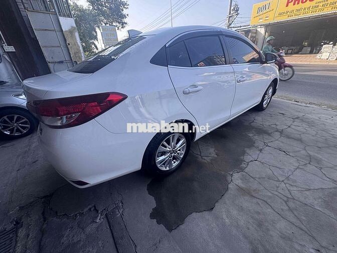 Toyota Vios màu Trắng