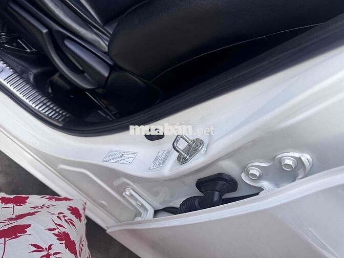 Toyota Vios màu Trắng