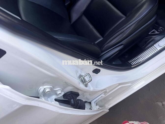Toyota Vios màu Trắng