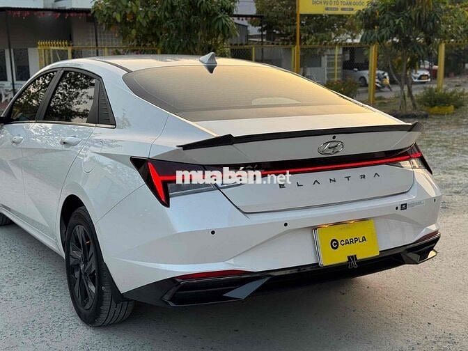 Hyundai Elantra 1.6 đặc biệt 2024