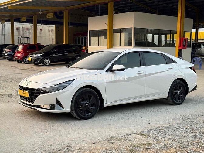 Hyundai Elantra 1.6 đặc biệt 2024