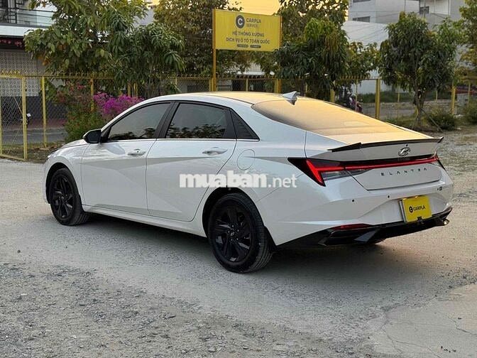 Hyundai Elantra 1.6 đặc biệt 2024