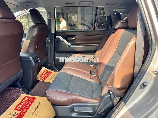Innova Cross V 2025 - Siêu lướt 7.000 Km - Giá TL