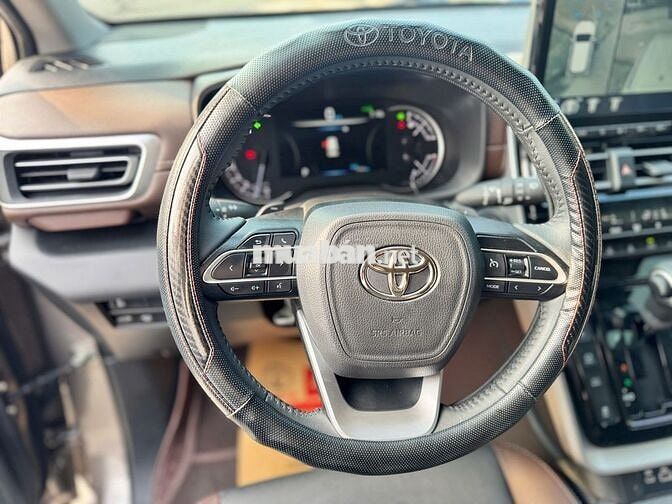 Innova Cross V 2025 - Siêu lướt 7.000 Km - Giá TL
