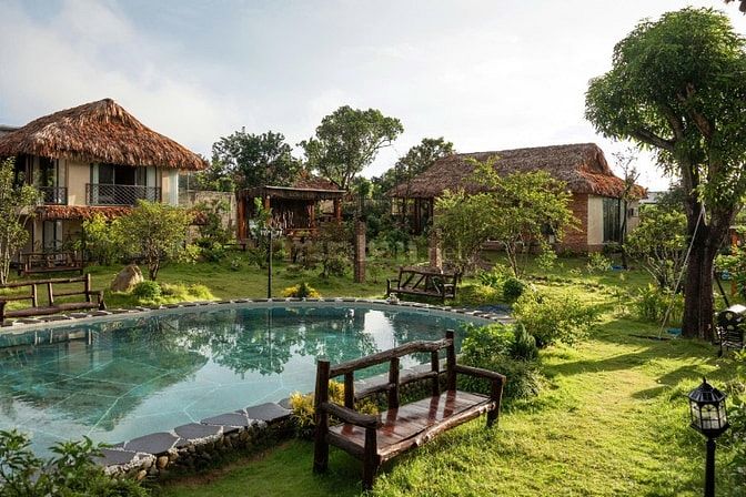 BÁN VILLA 4.000m² 882m2 đất ở –gồm  15 PHÒNG RIÊNG – TẠI ĐÀ NẴNG