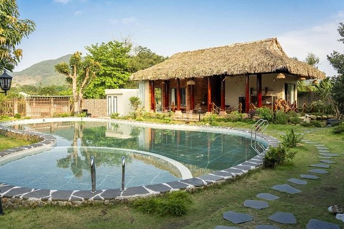 BÁN VILLA 4.000m² 882m2 đất ở –gồm  15 PHÒNG RIÊNG – TẠI ĐÀ NẴNG
