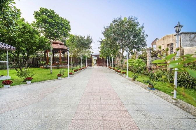 BÁN VILLA 4.000m² 882m2 đất ở –gồm  15 PHÒNG RIÊNG – TẠI ĐÀ NẴNG