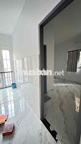 cho thuê nhà mới tinh sát ngã 5 vl thuận tiện đi lại giá rẻ vào ở ngay