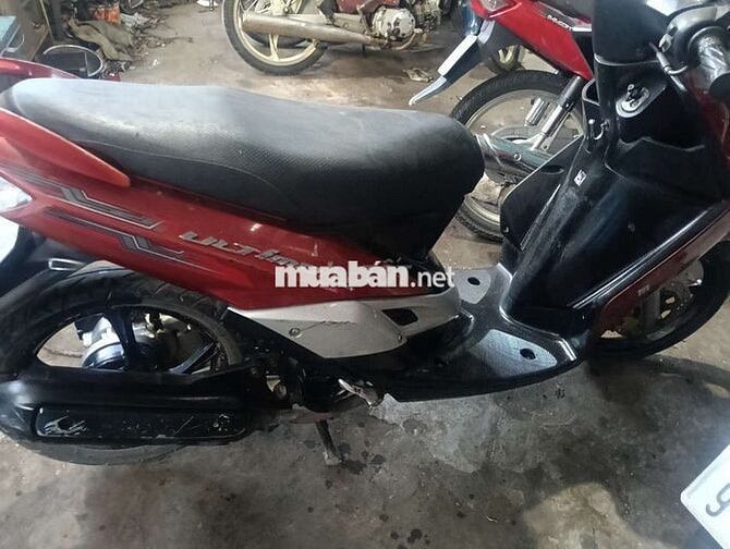 Yamaha Luvias Ultimo Đỏ xe máy zin, áo xin theo xe