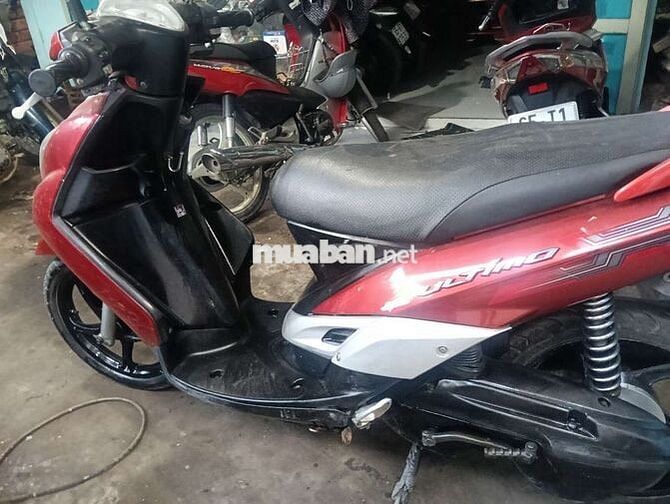 Yamaha Luvias Ultimo Đỏ xe máy zin, áo xin theo xe
