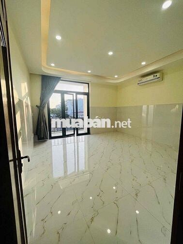 Nhà mới 3 lầu 4pn trục chính KdC Hưng pHú 1