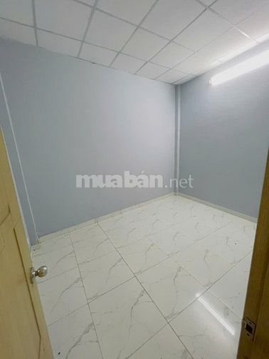 Cho thuê nhà 5x22 m hẻm thông xe rải 1/ lê văn thọ p11 GV giá 15tr
