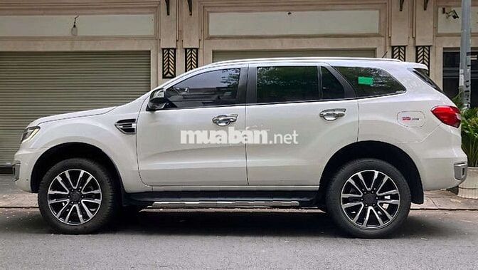 Ford Everest bản Titanium full 2 cầu SX 2019